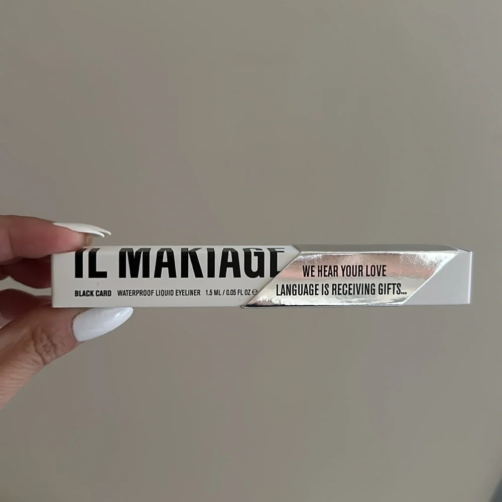 Il MAKIAGE BLACK CARD LIQUID EYELINER ULTRA-BLACK WATERPROOF LINER 1.5 ML